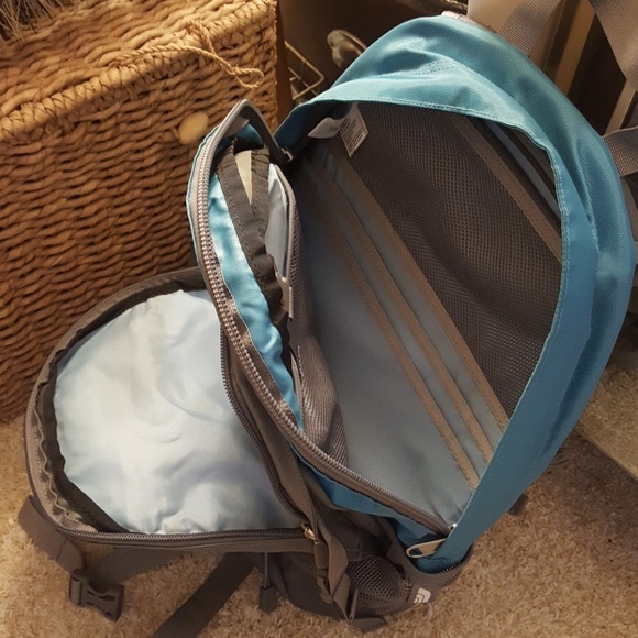 SOLD.......SOLD.....northface backpack - Picture 3 of 4